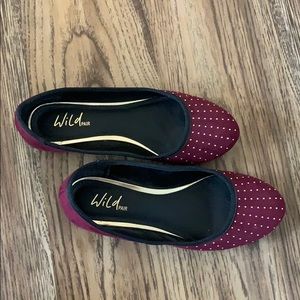 Burgundy slip bonds with gold studs!